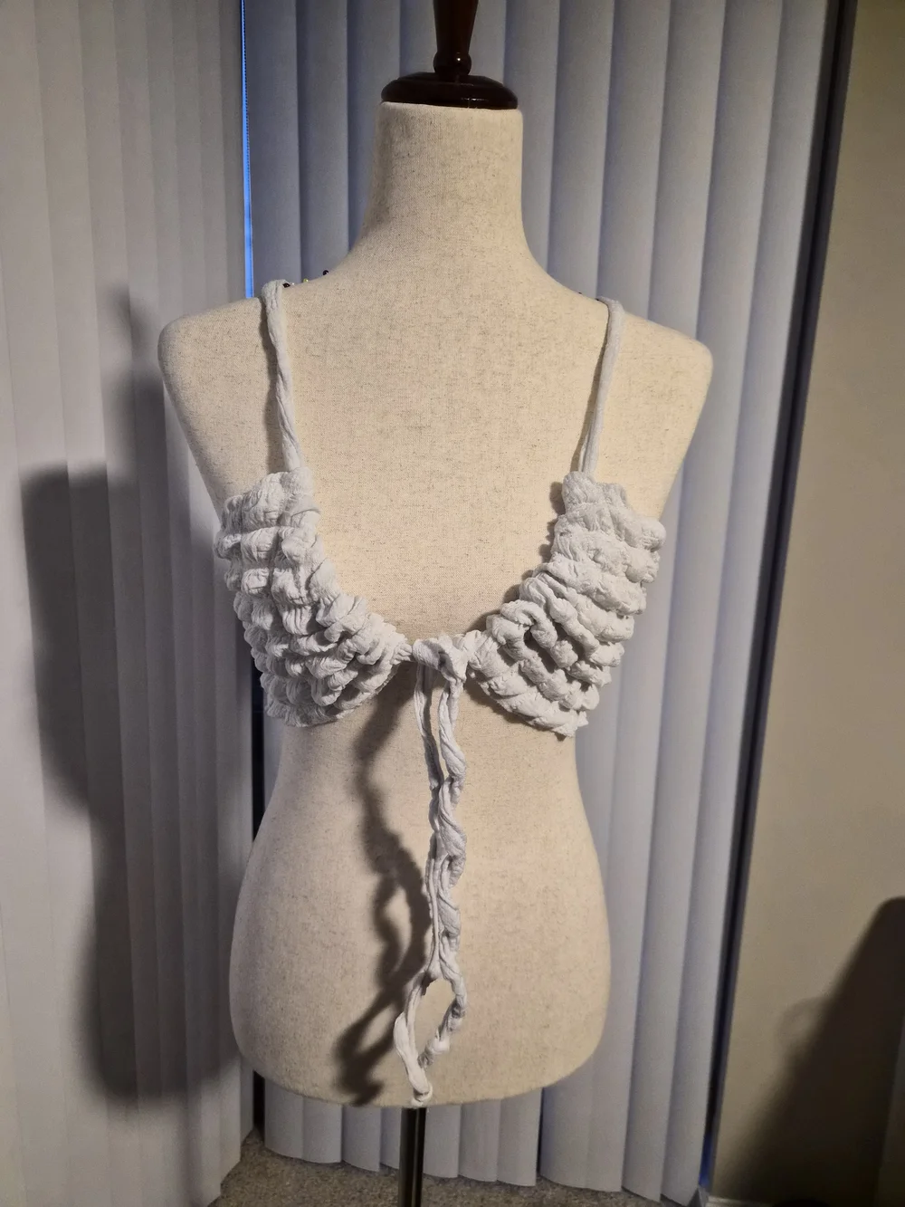 PrettyLittleThing White Textured Tie-Front Crop Top
